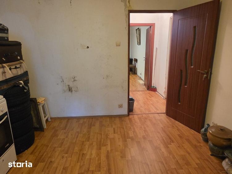 Apartament cu 3 camere decomandat în Dristor
