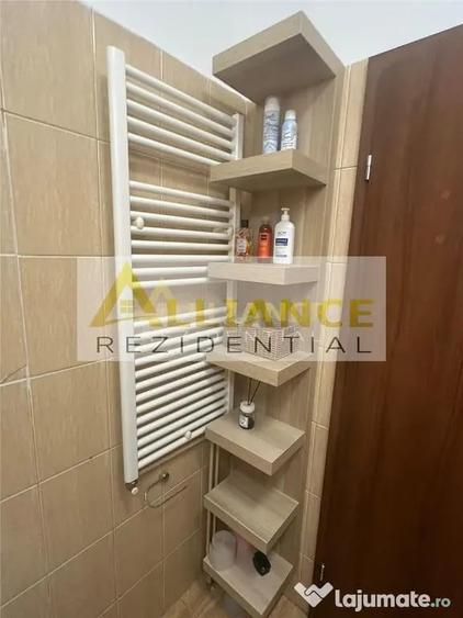 Garsonieră decomandată în Titan