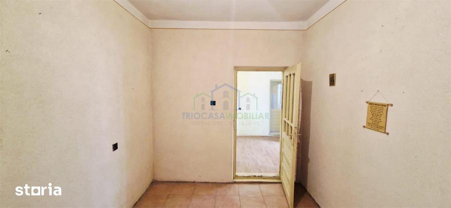 Casă cu 3 camere cu Teren 7952 Mp în Brădești