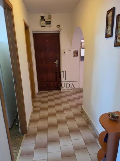 Apartament cu 4 camere decomandat, mobilat în Ultracentral