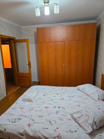 Apartament cu 3 camere decomandat, mobilat în Ultracentral