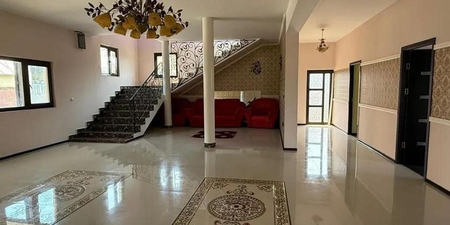 Casă cu 4 camere în Micro 12