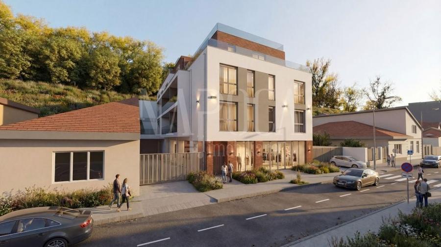 Apartament cu 3 camere semidecomandat în Central