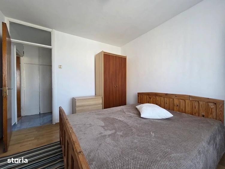 Apartament cu 3 camere decomandat în Titan