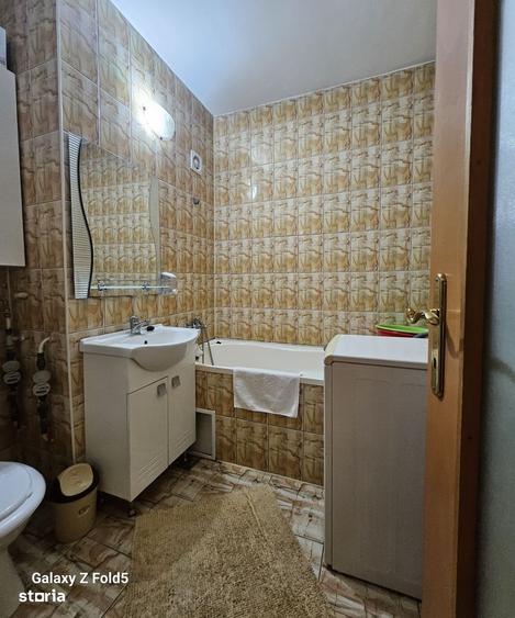 Apartament cu 3 camere decomandat în Nufărul