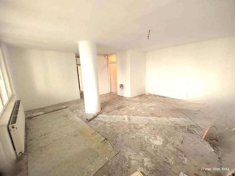 Apartament cu 3 camere decomandat în 13 Decembrie
