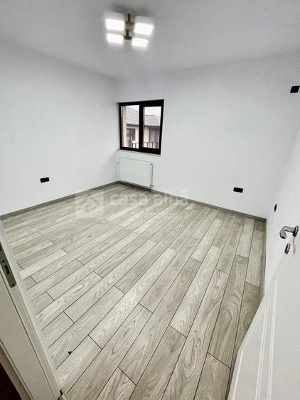 Casă individuală cu 4 camere cu Canalizare în Bucium
