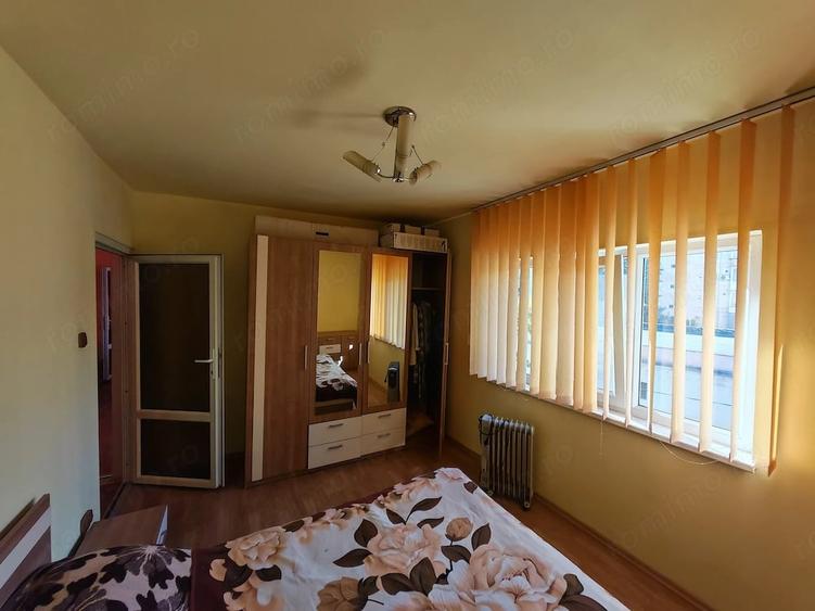 Apartament cu 2 camere semidecomandat în Lipovei