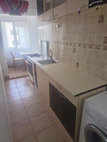 Garsonieră decomandată în Baza 3