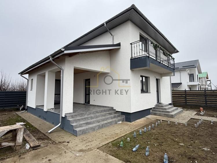 Casă individuală cu 4 camere cu Teren 370 Mp în Joița