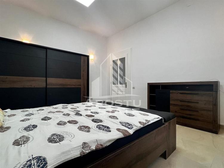 Apartament cu 4 camere circular, mobilat în Central