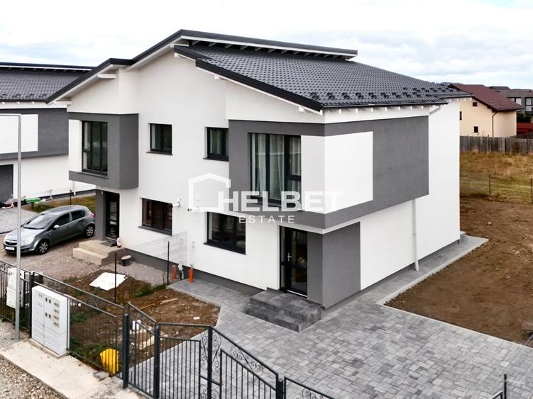 Duplex cu 4 camere cu Canalizare în Sânpetru