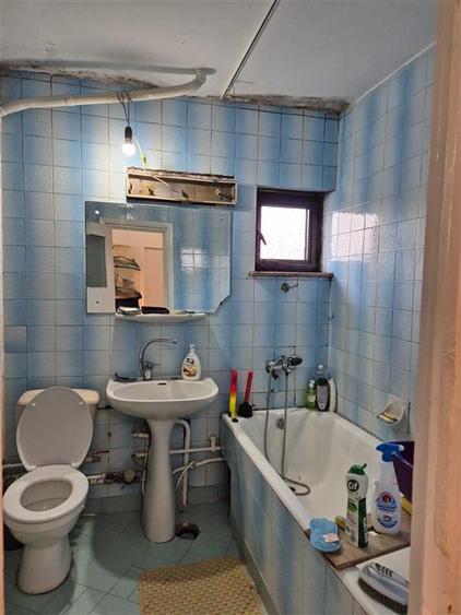 Apartament cu 3 camere decomandat, mobilat în Păcurari