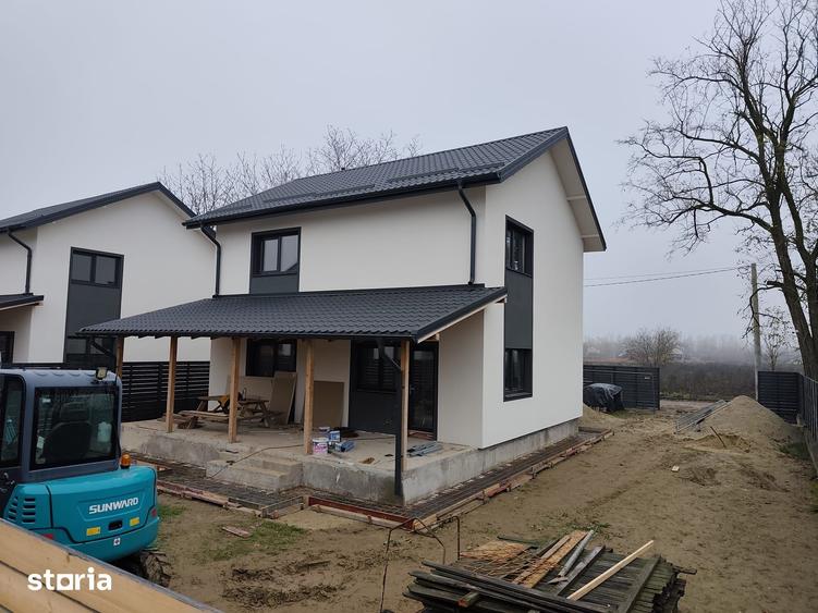 Casă cu 4 camere cu Teren 532 Mp în Central