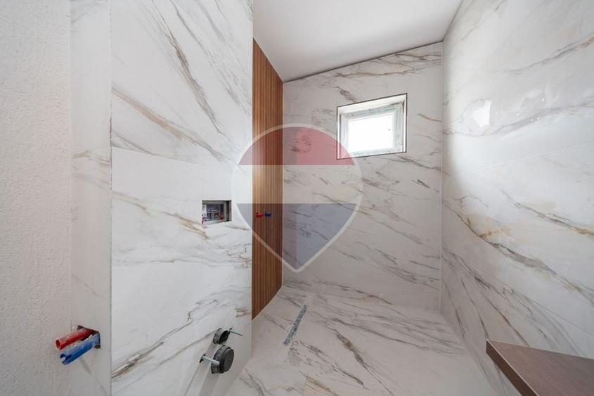 Casă individuală cu 5 camere cu Teren 486 Mp în Sânpetru