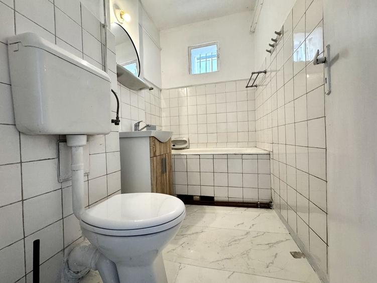 Spațiu comercial, de 64 mp, în Central