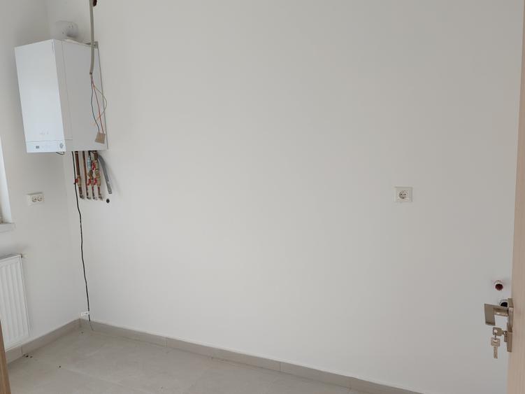 Casă individuală cu 4 camere cu Canalizare în Sânpetru
