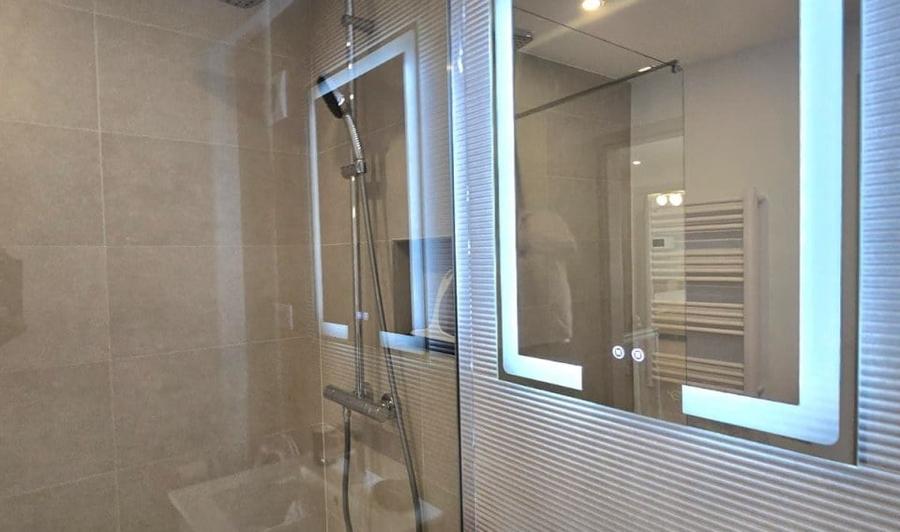 Apartament cu 4 camere în Victoriei