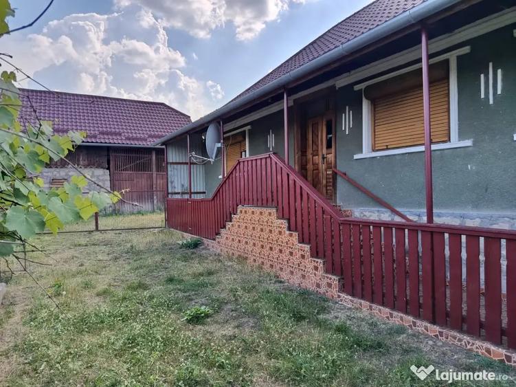 Casă cu 3 camere în Central