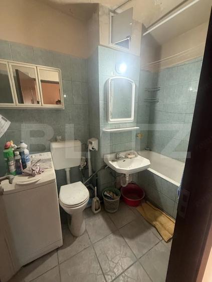 Apartament cu 3 camere decomandat în Micro 6