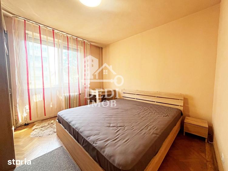 Apartament cu 3 camere decomandat în Central