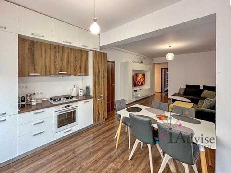 Apartament cu 3 camere semidecomandat, mobilat în Ghimbav Livadă