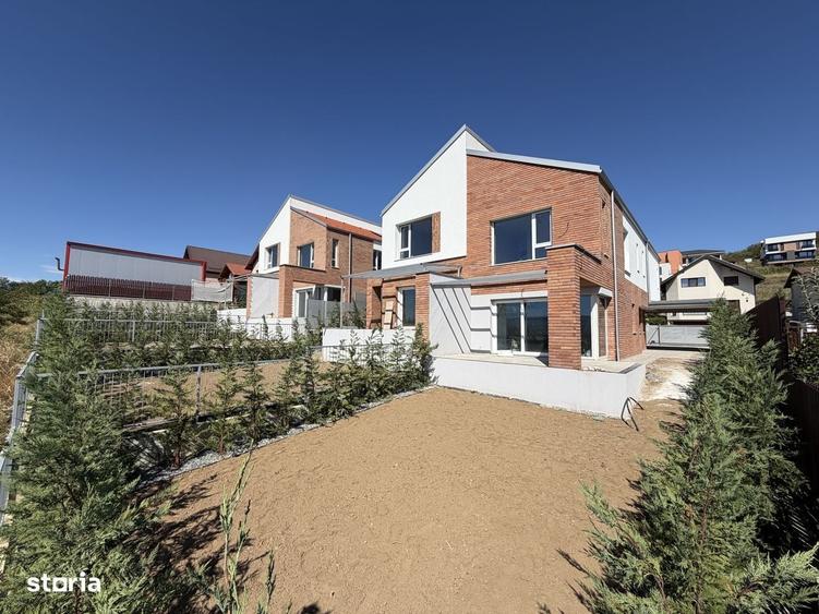 Casă cu 4 camere cu Teren 300 Mp în Central