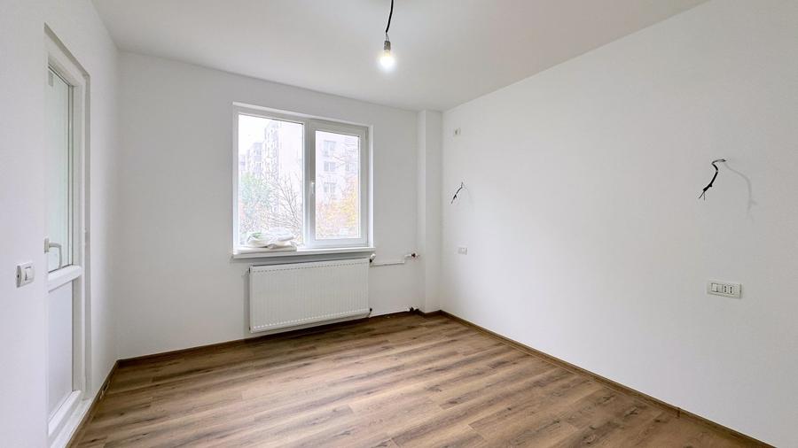 Apartament cu 3 camere semidecomandat în Crângași