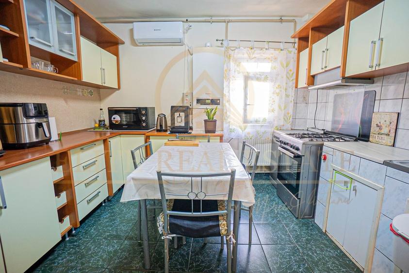 Apartament cu 4 camere decomandat, mobilat în Inel II