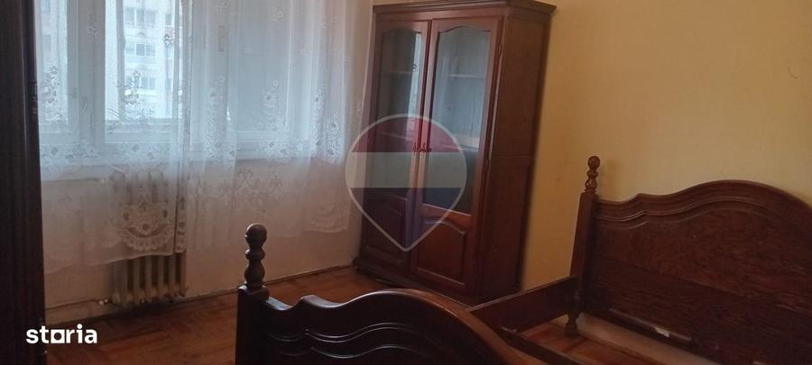 Apartament cu 3 camere, mobilat în Podgoria