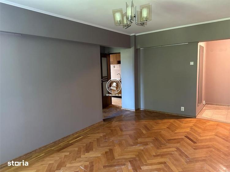 Apartament cu 3 camere semidecomandat în Ultracentral