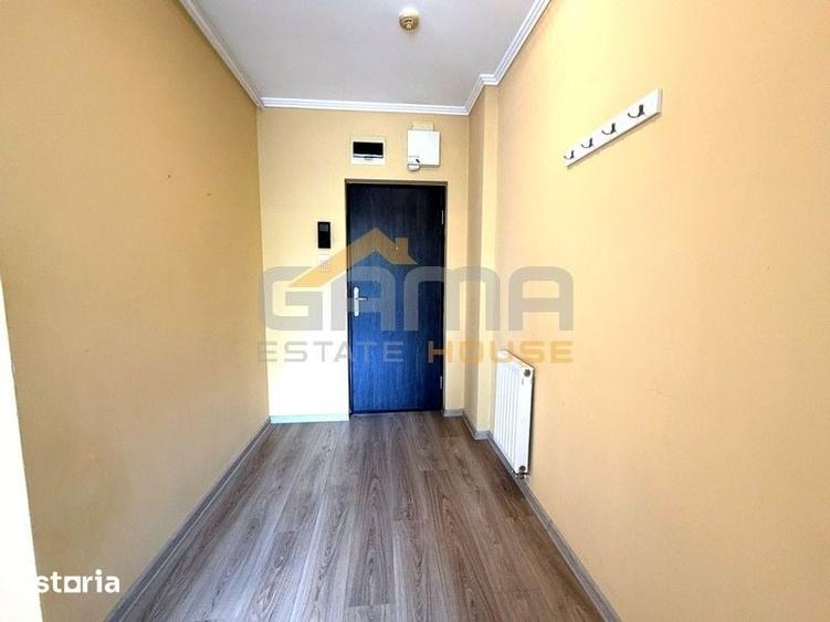 Apartament cu 3 camere în Intim