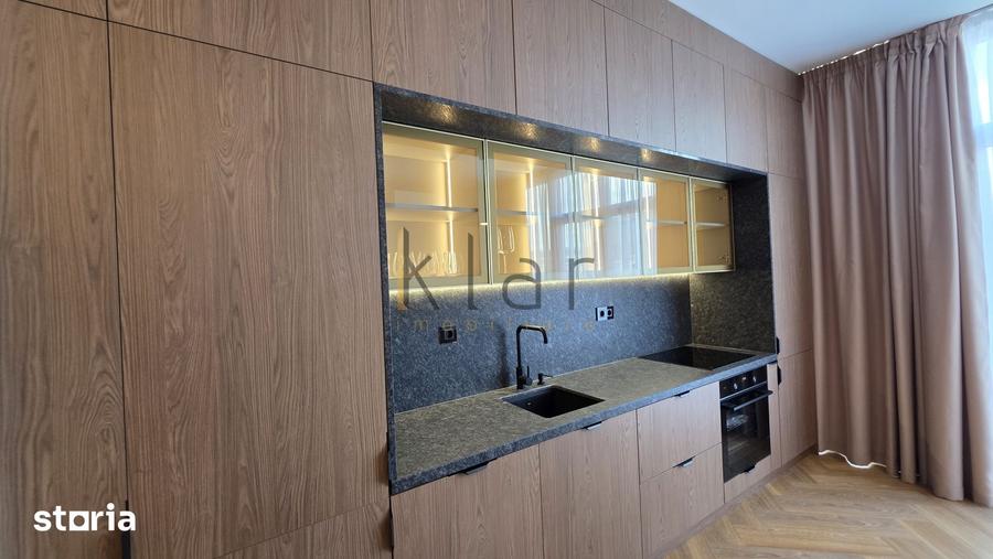 Apartament cu 3 camere semidecomandat, mobilat în Sopor