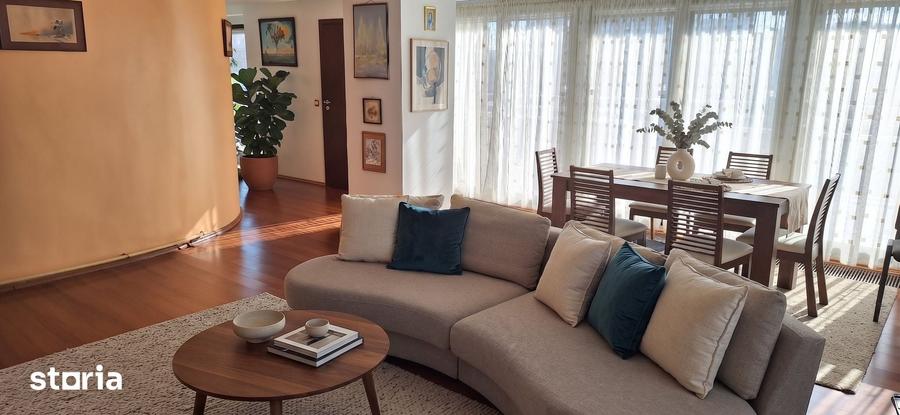 Apartament cu 7 camere în Titan