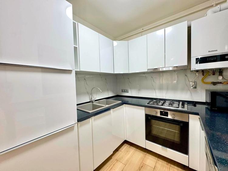 Apartament cu 2 camere semidecomandat în Mărăști