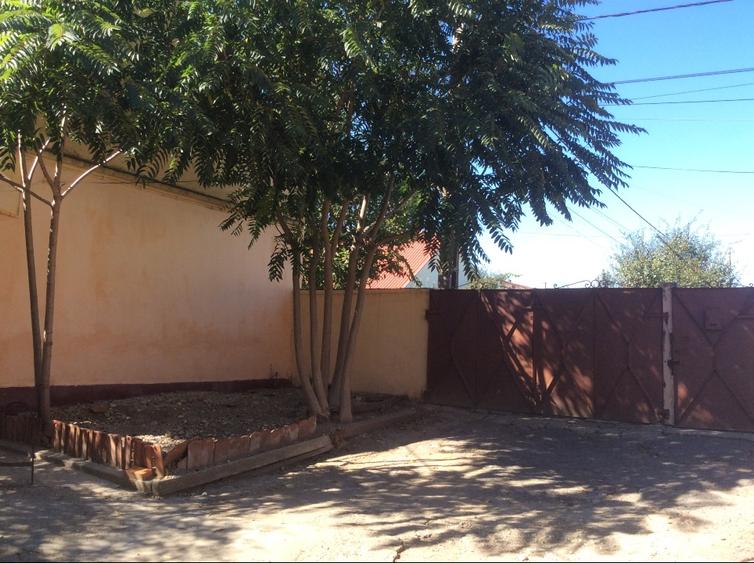 Casă individuală cu 3 camere cu Teren 3300 Mp în Central