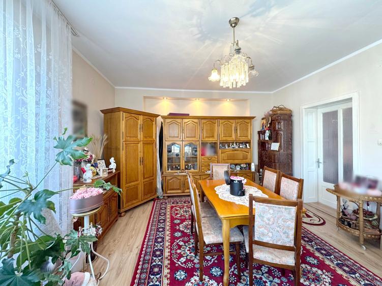 Casă cu 4 camere în Ultracentral