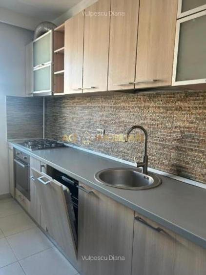 Apartament cu 3 camere decomandat, mobilat în Băneasa