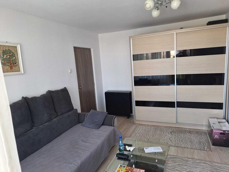 Apartament cu 2 camere semidecomandat în Ștefan cel Mare