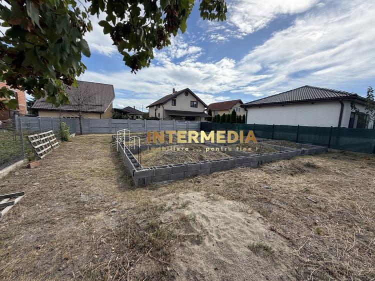 Teren Construcții intravilan de 333 mp, în Cetate