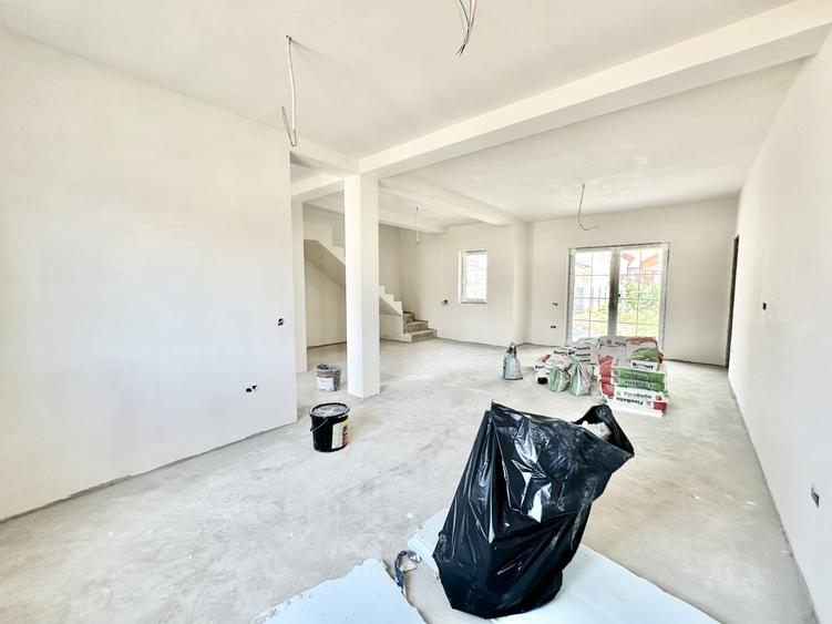 Duplex cu 3 camere cu Canalizare în Moșnița Nouă