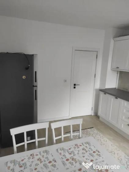 Apartament cu 3 camere decomandat în George Enescu
