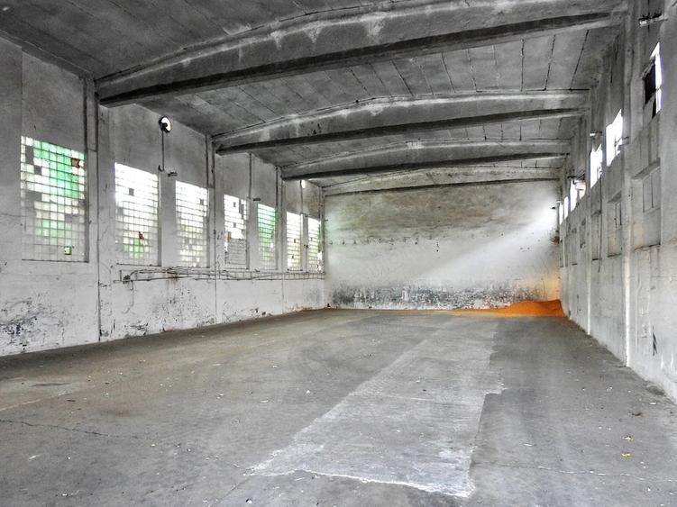 Spațiu comercial, de 2,220 mp, în Hodoni
