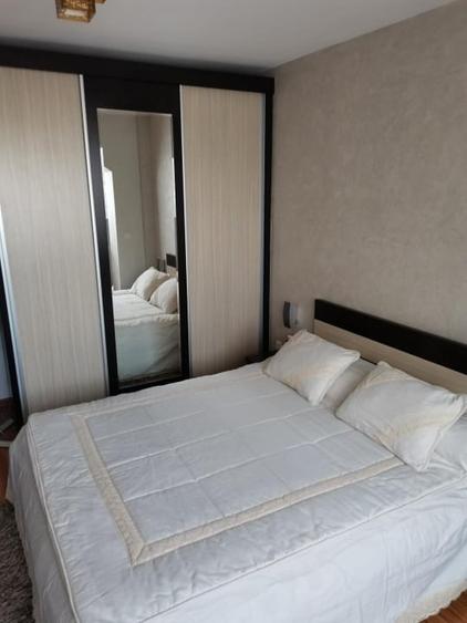Apartament cu 3 camere decomandat, mobilat în Vest