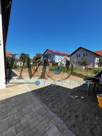Casă individuală cu 8 camere cu Canalizare în Exterior Sud