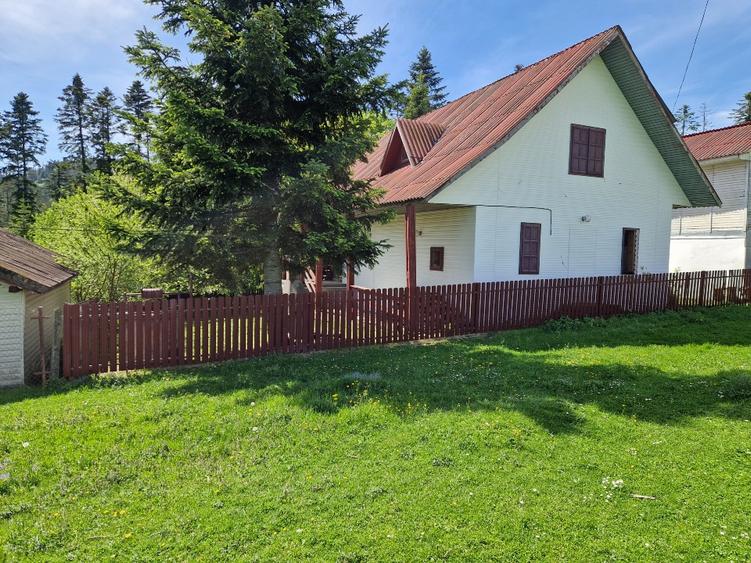 Casă individuală cu 3 camere cu Teren 738 Mp în Central