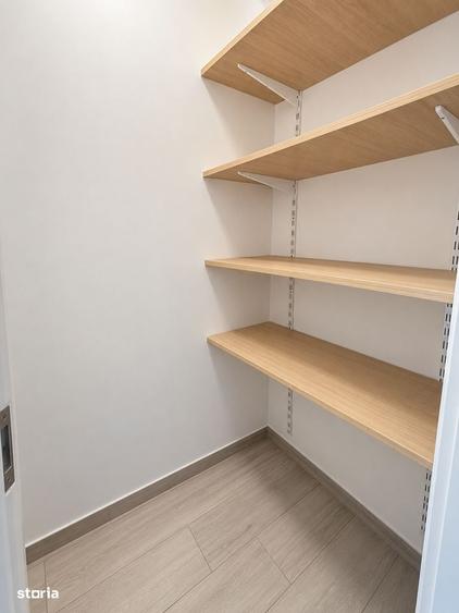 Apartament cu 3 camere decomandat în Tractorul