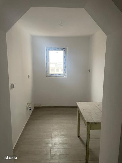 Apartament cu 2 camere semidecomandat în Cuza Vodă