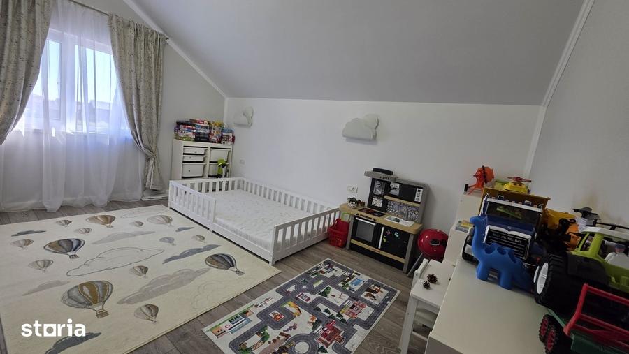 Casă cu 4 camere cu Teren 274 Mp în Remetea Mare