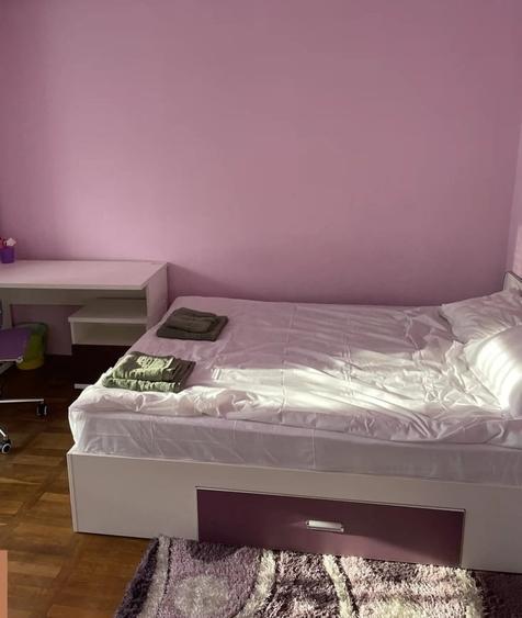Apartament cu 3 camere semidecomandat, mobilat în Tipografilor